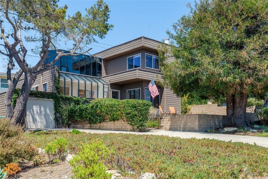 399 Warwick, Cambria, CA 93428 — photo 1