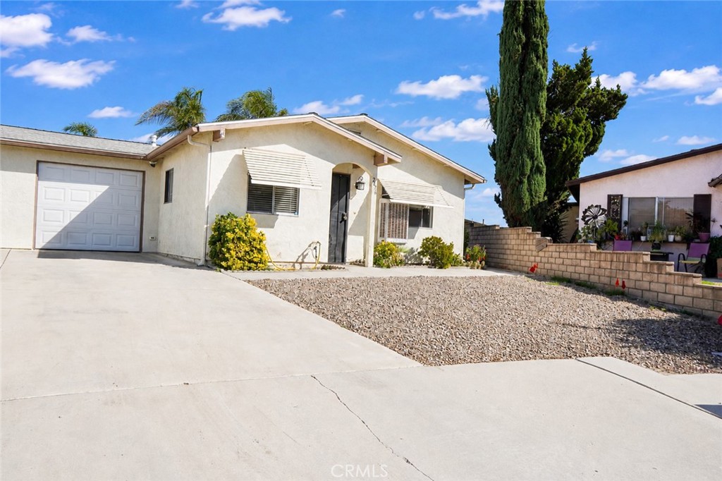 2476 San Padre Court, Hemet, CA 92545 — photo 1