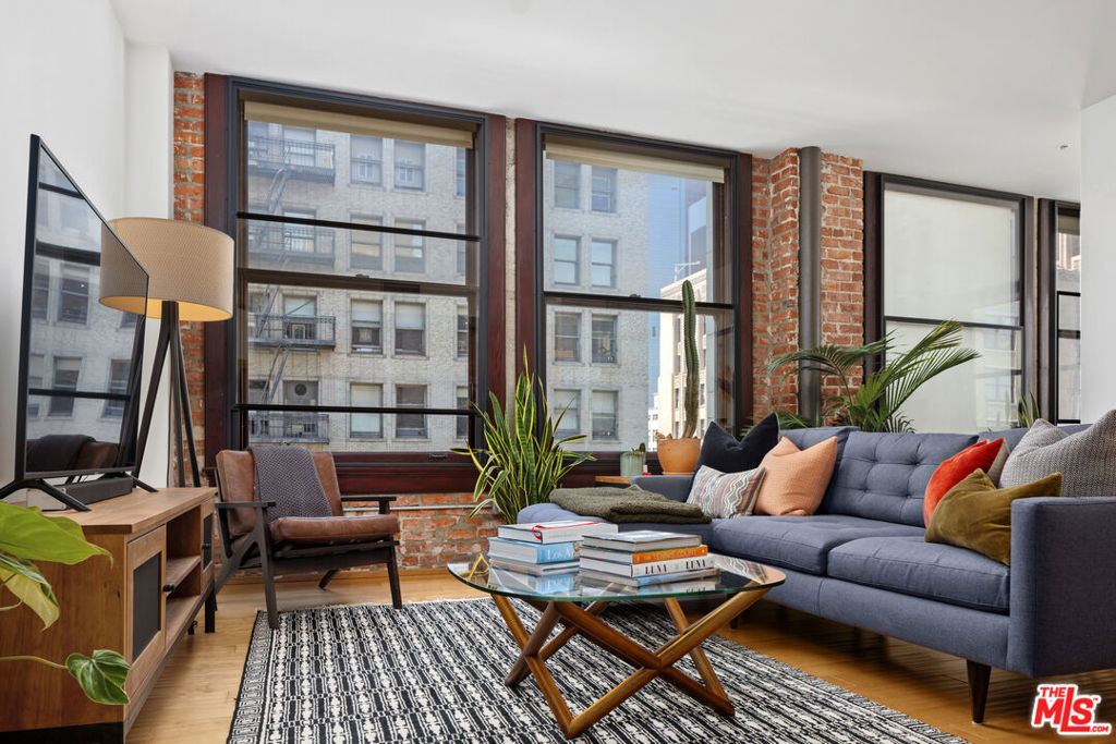 460 S Spring Street 916, Los Angeles, CA 90013 — photo 1