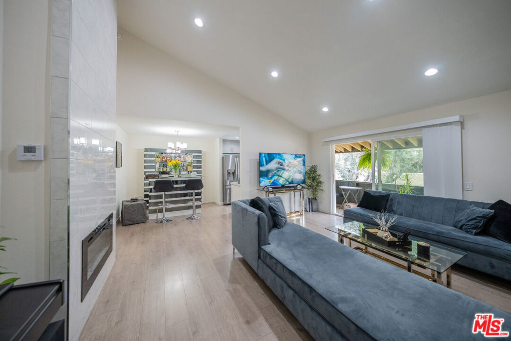 15425 Sherman Way 241, Los Angeles, CA 91406 — photo 1