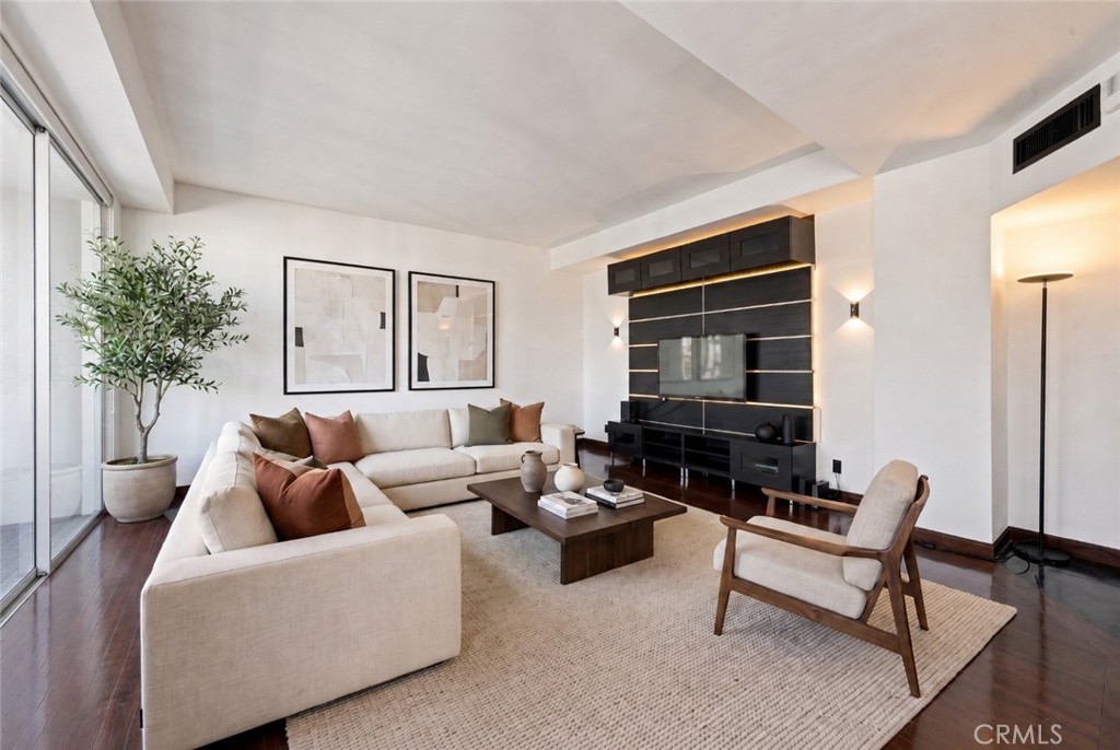 7250 Franklin Avenue 804, Los Angeles, CA 90046 — photo 1