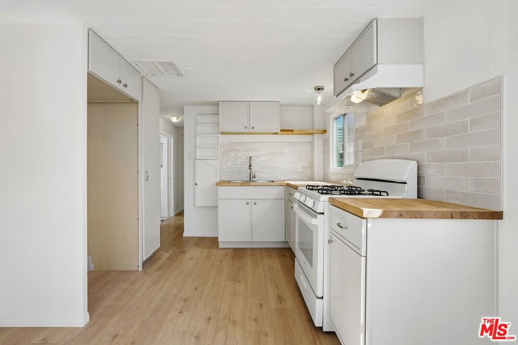 11250 Playa Street 81, Culver City, CA 90230 — photo 1