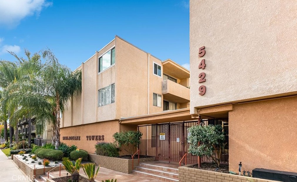 5429 Newcastle Avenue 313, Encino, CA 91316 — photo 1
