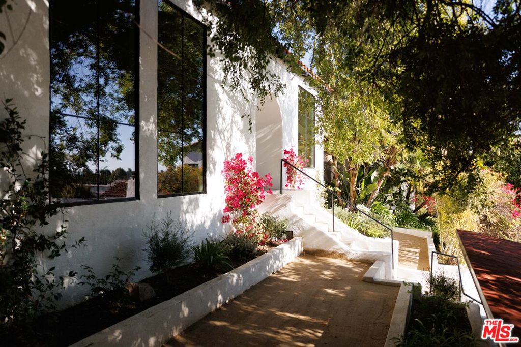 4300 Ambrose Avenue, Los Angeles, CA 90027 — photo 1