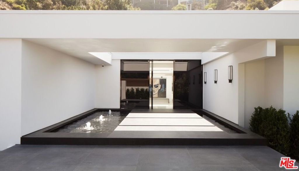 Address withheld, Los Angeles, CA 90069 — photo 1