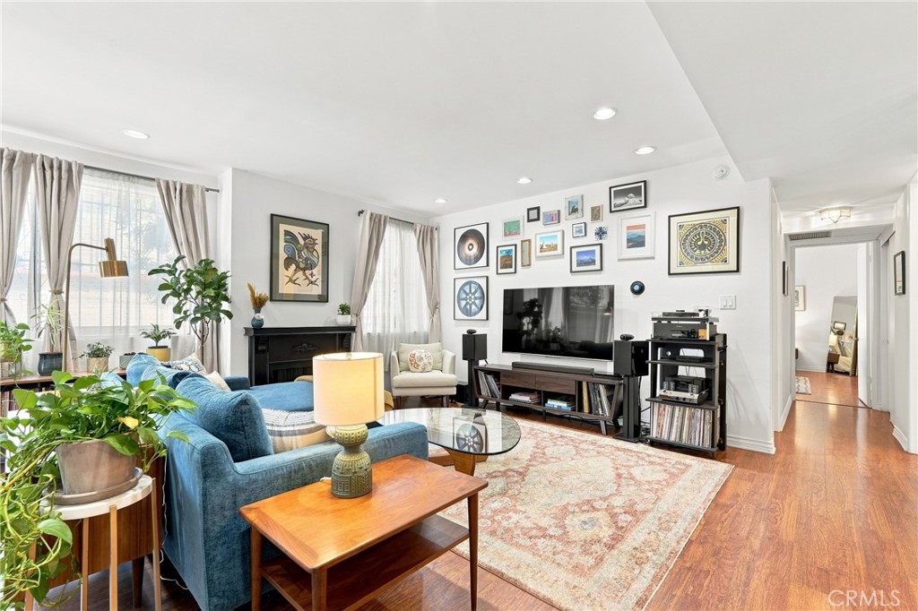 3315 Griffith Park Boulevard 109, Los Angeles, CA 90027 — photo 1