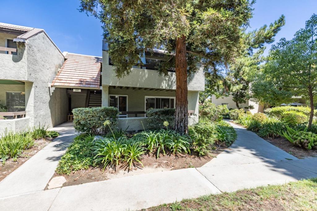 287 Tradewinds Drive 11, San Jose, CA 95123 — photo 1