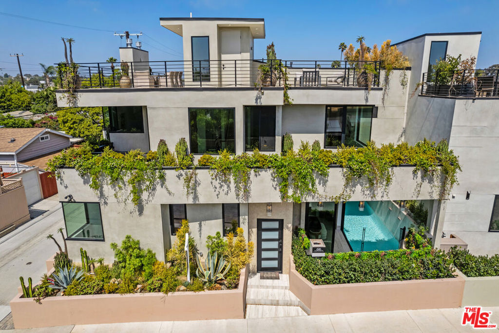 616 7th, Venice, CA 90291 — photo 1