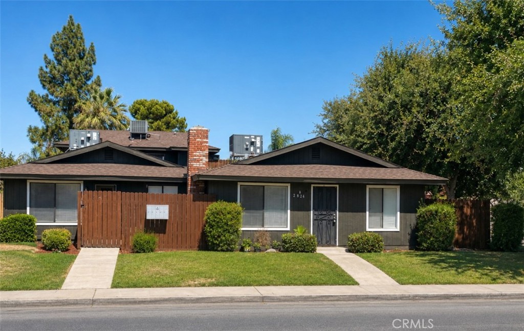 2824 N Half Moon Drive, Bakersfield, CA 93309 — photo 1