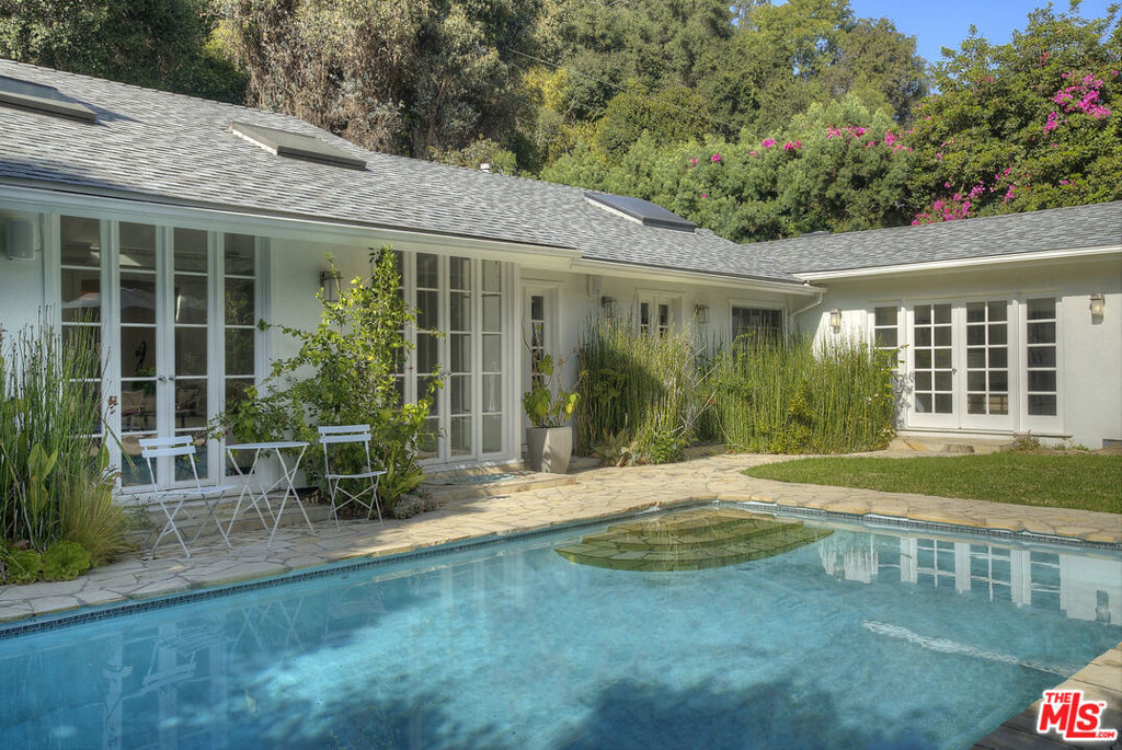 2761 Hutton Drive, Los Angeles, CA 90210 — photo 1