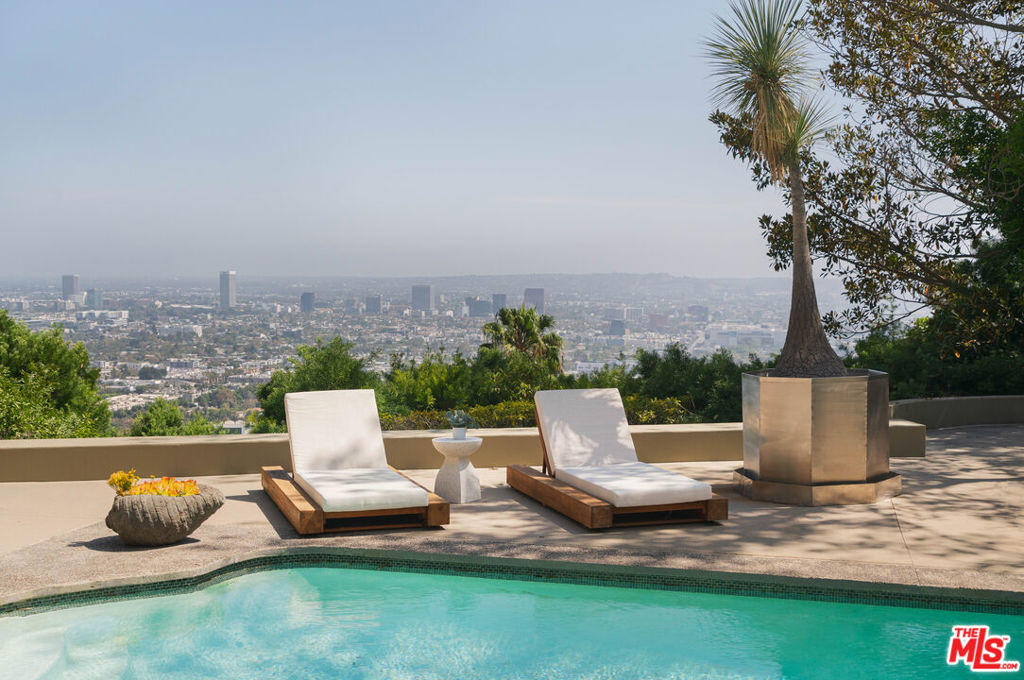 8540 Hedges Way, Los Angeles, CA 90069 — photo 1