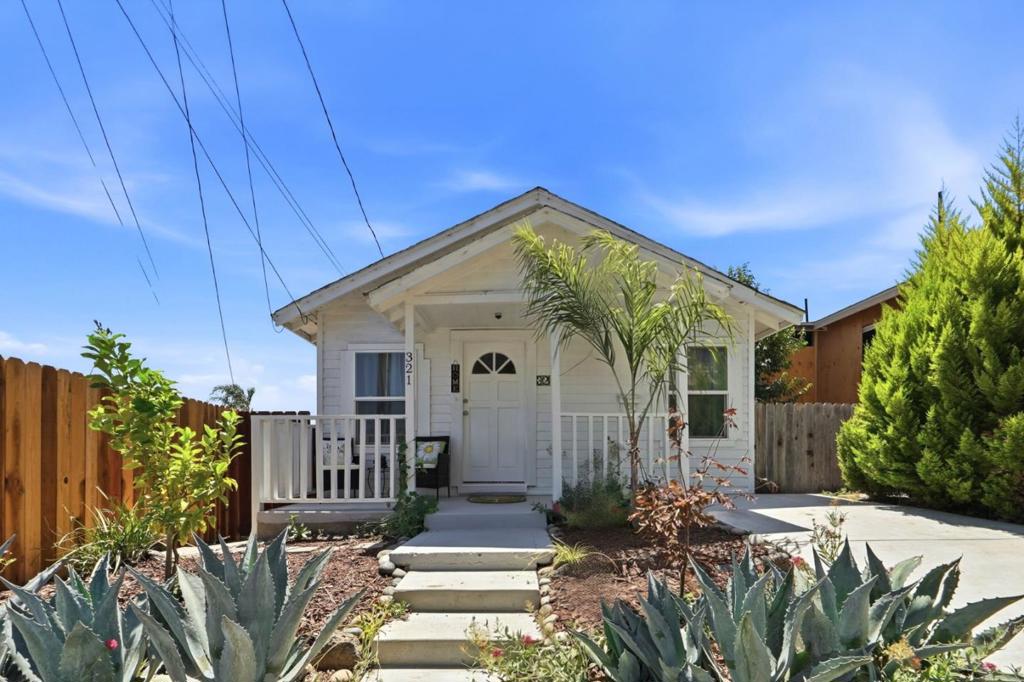 321 Hill Street, Hollister, CA 95023 — photo 1