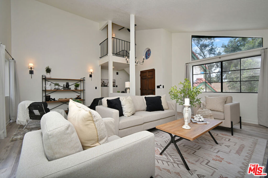 22522 Avenue San Luis, Woodland Hills, CA 91364 — photo 1