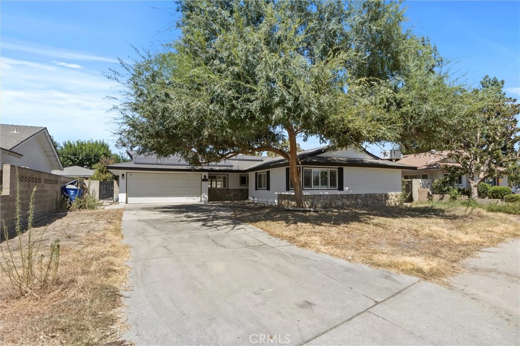 3267 Mulberry, Bakersfield, CA 93301 — photo 1