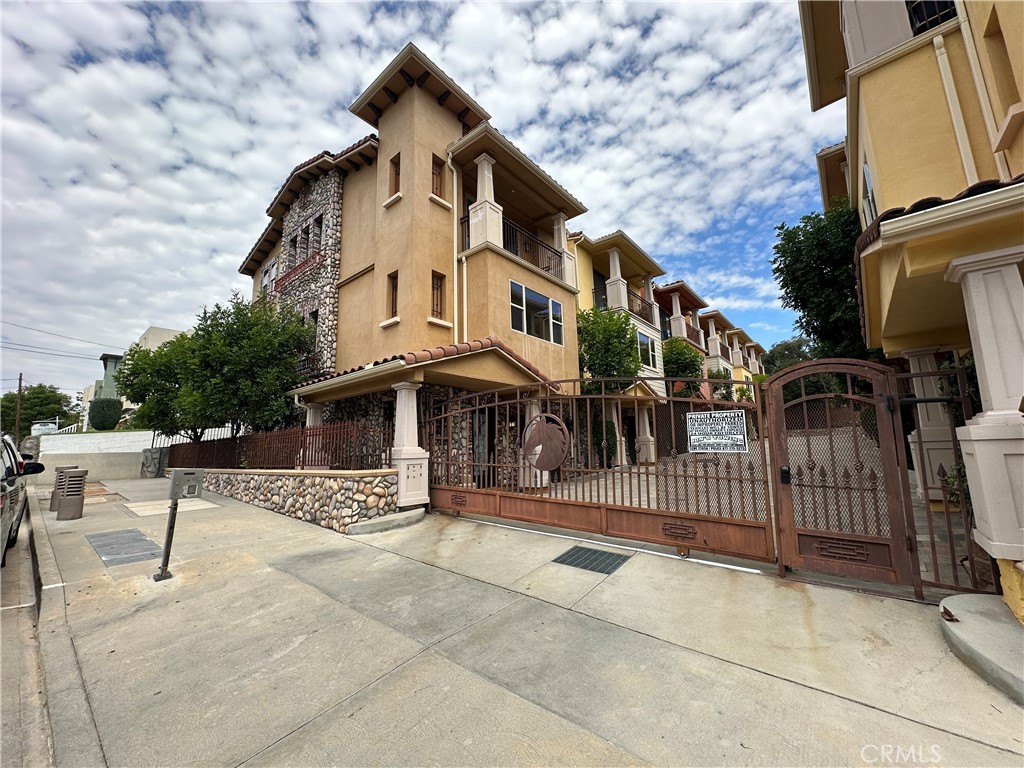 10121 W Amber Court, Tujunga, CA 91042 — photo 1
