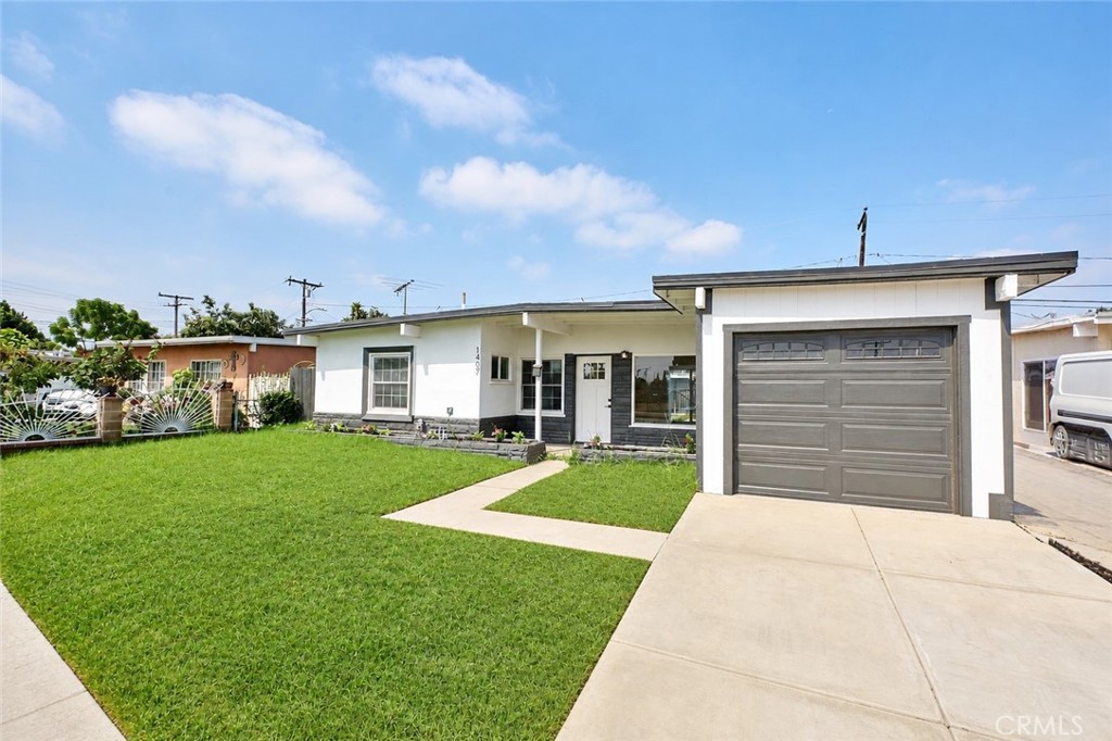 1407 S Hillford Avenue, Compton, CA 90220 — photo 1