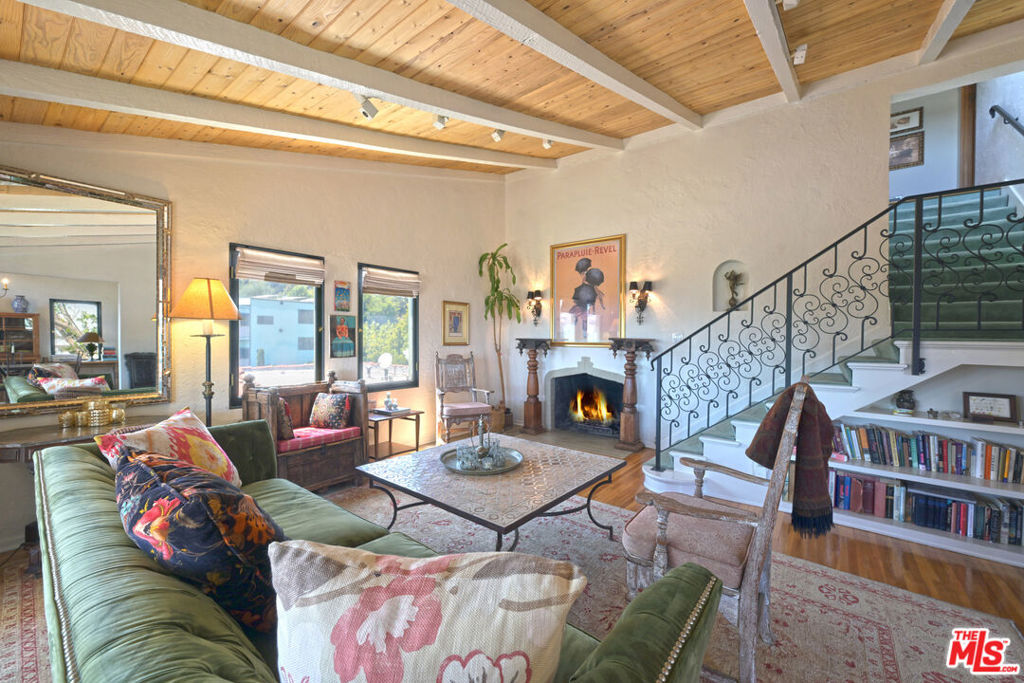 6855 Los Altos Place, Los Angeles, CA 90068 — photo 1