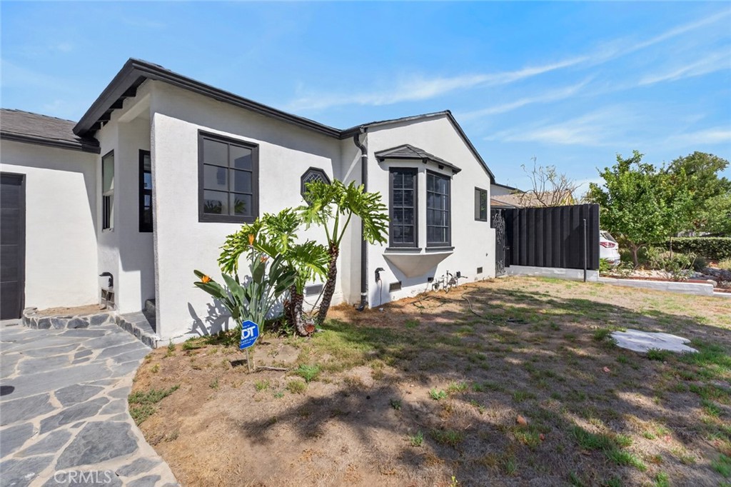 1519 N Rose, Burbank, CA 91505 — photo 1
