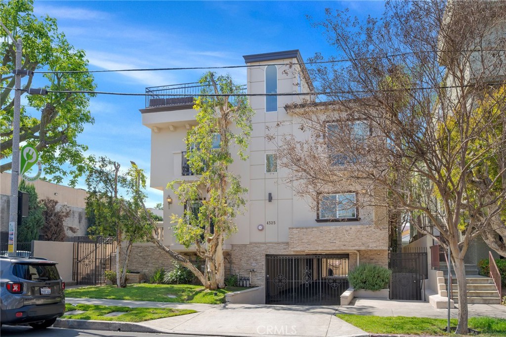 4325 Stern Avenue, Sherman Oaks, CA 91423 — photo 1