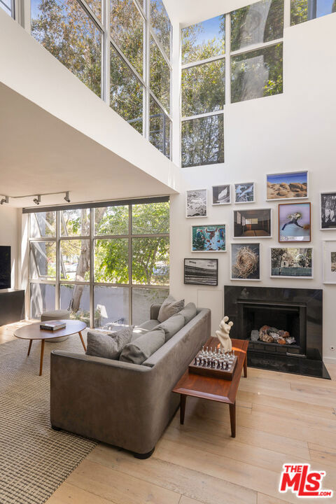 2433 28th Street B, Santa Monica, CA 90405 — photo 1