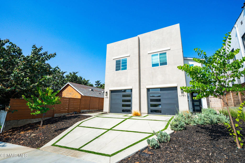 1135 N Commonwealth Avenue, Los Angeles, CA 90029 — photo 1