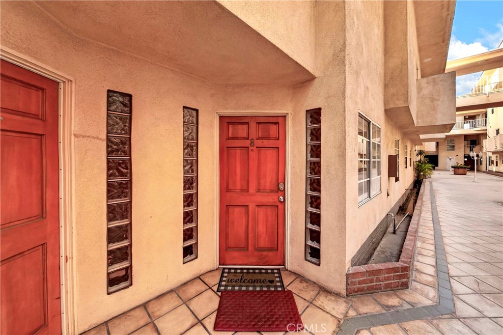 321 W. Queen St. Unit 8, Inglewood, CA 90301 — photo 1
