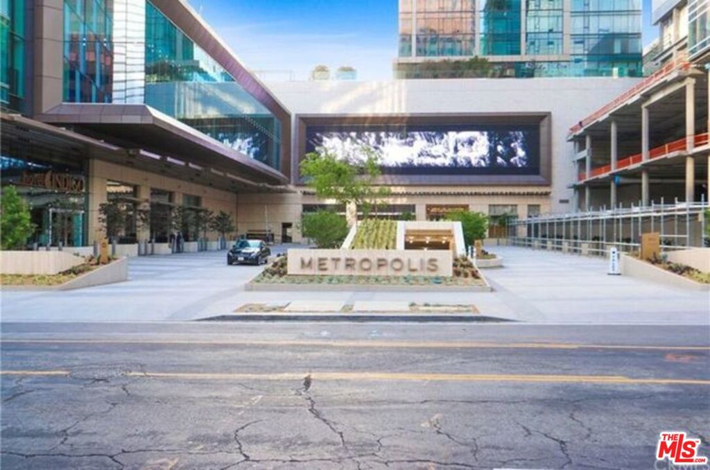889 Francisco Street 2210, Los Angeles, CA 90017 — photo 1