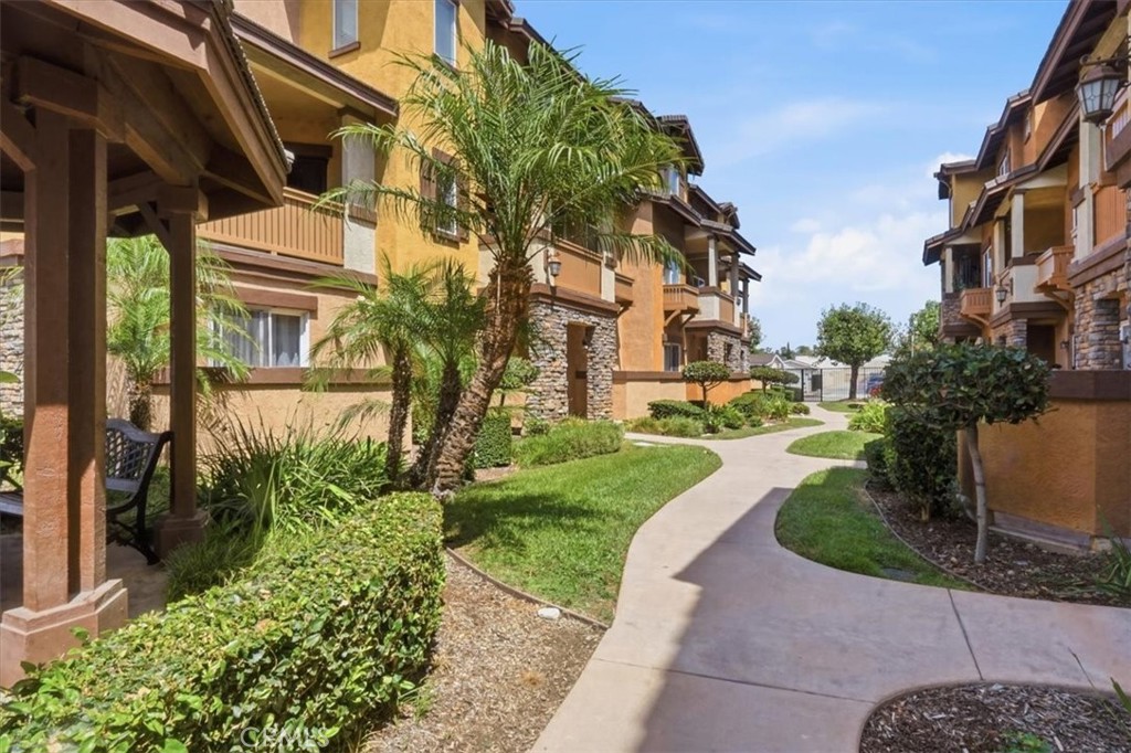 501 N Lark Ellen G, Covina, CA 91722 — photo 1