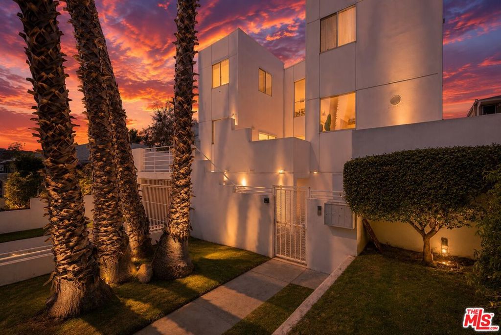 1823 20th Street 103, Santa Monica, CA 90404 — photo 1