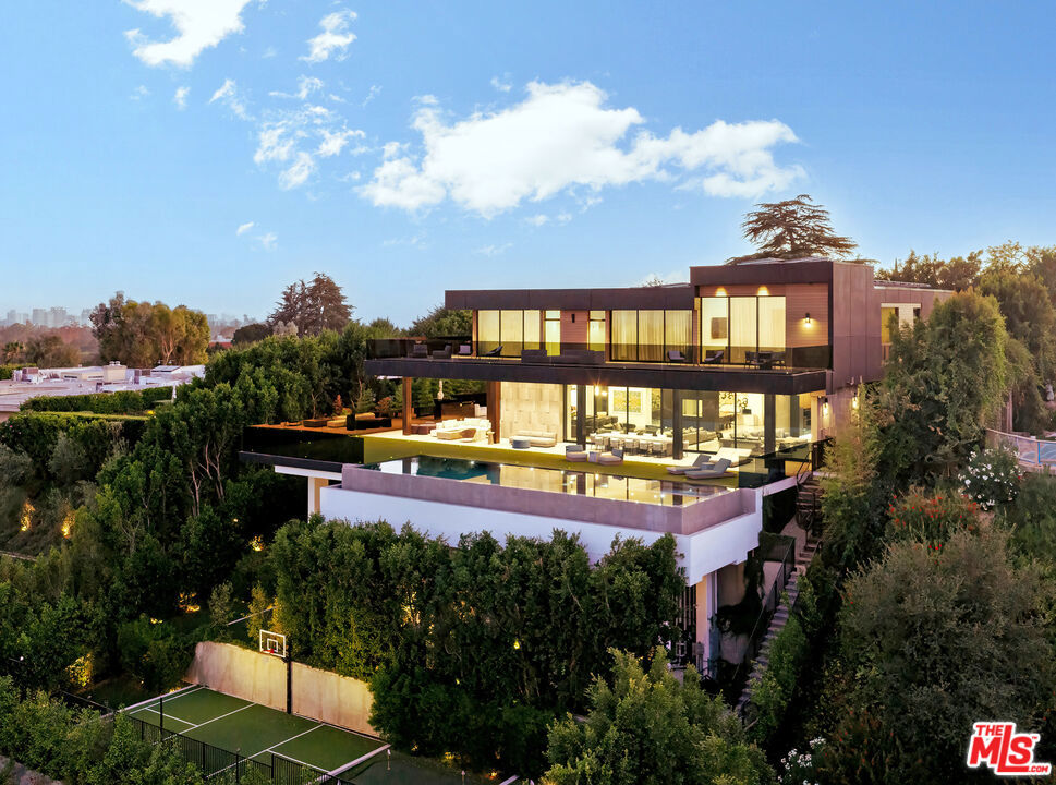 1140 Summit Drive, Beverly Hills, CA 90210 — photo 1