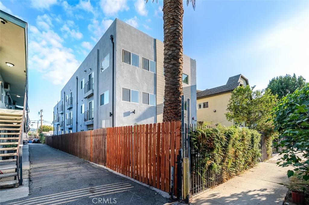 3324 Chapman, Los Angeles, CA 90065 — photo 1