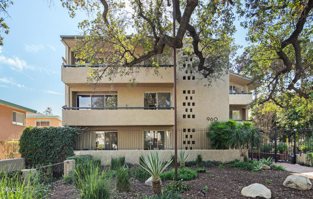 960 San Pasqual Street 210, Pasadena, CA 91106 — photo 1