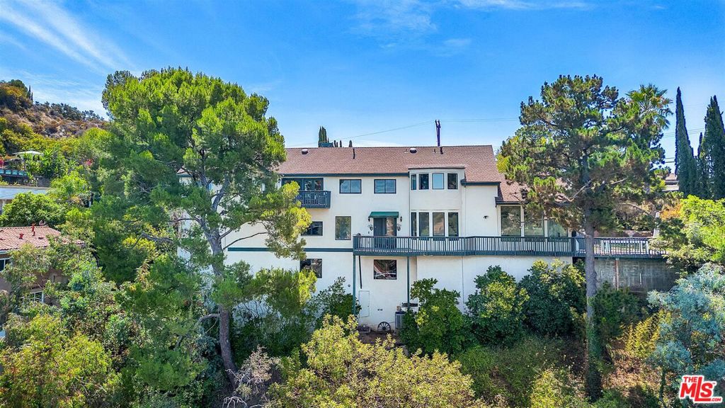 Address withheld, Los Angeles, CA 90210 — photo 1