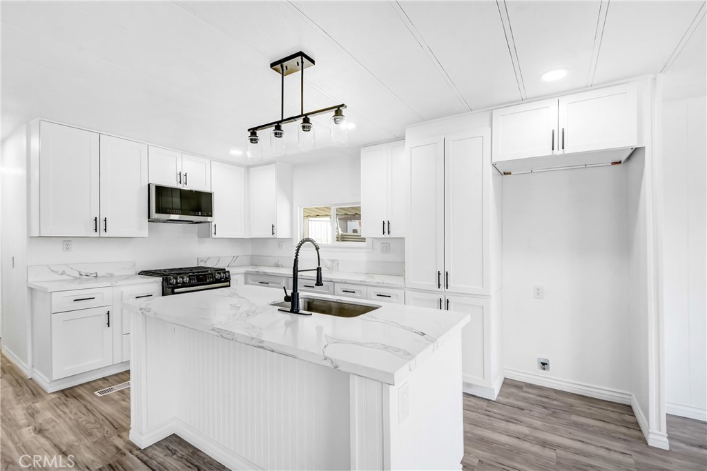 1455 S State St 17, Hemet, CA 92543 — photo 1