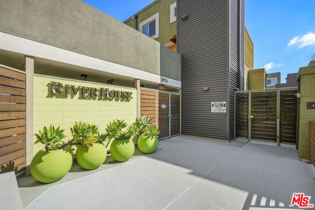 2974 Ripple Place 202, Los Angeles, CA 90039 — photo 1