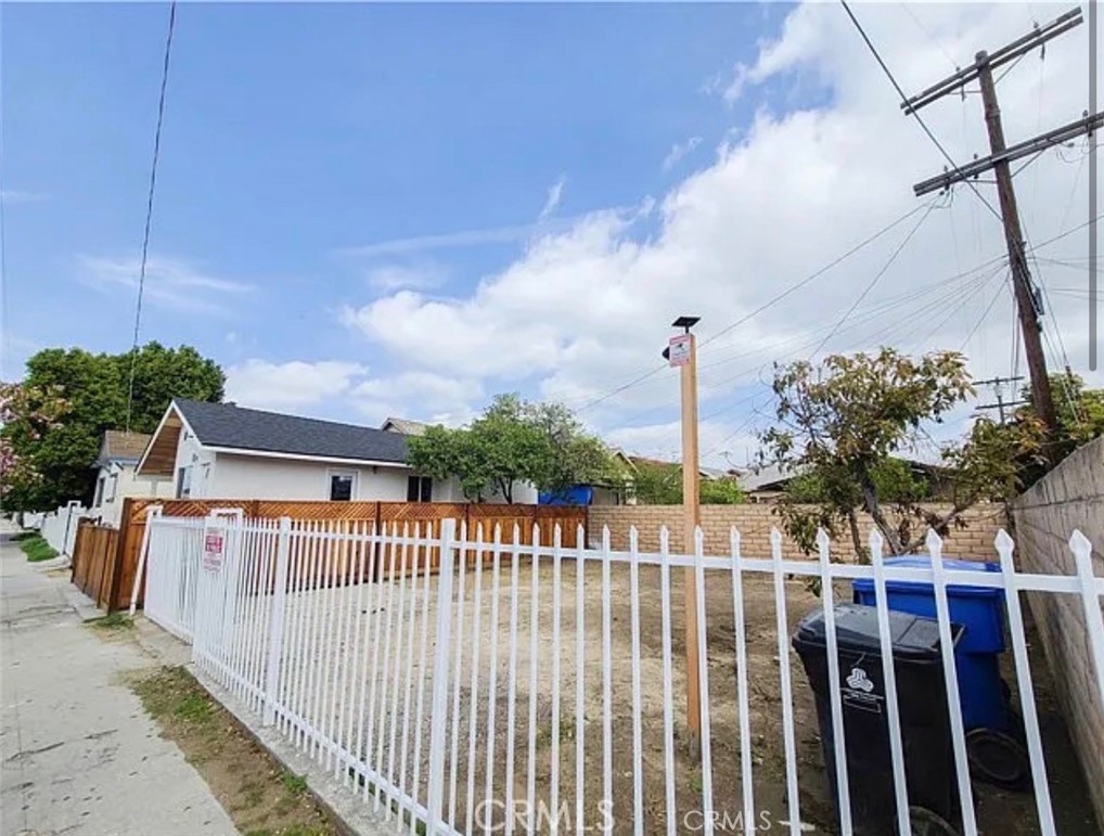4312 Ascot, Los Angeles, CA 90011 — photo 1