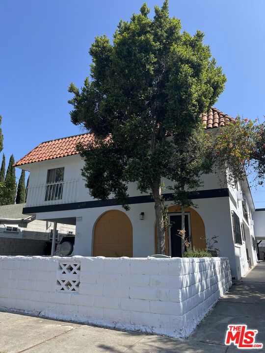 5732 Lexington Avenue, Los Angeles, CA 90038 — photo 1