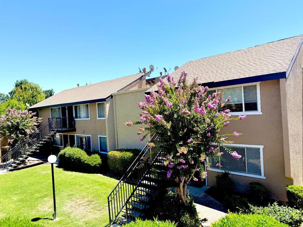 325 Standiford Avenue 65, Modesto, CA 95350 — photo 1