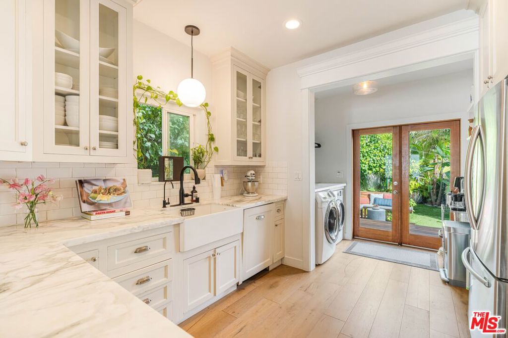 416 Brooks Avenue, Venice, CA 90291 — photo 1
