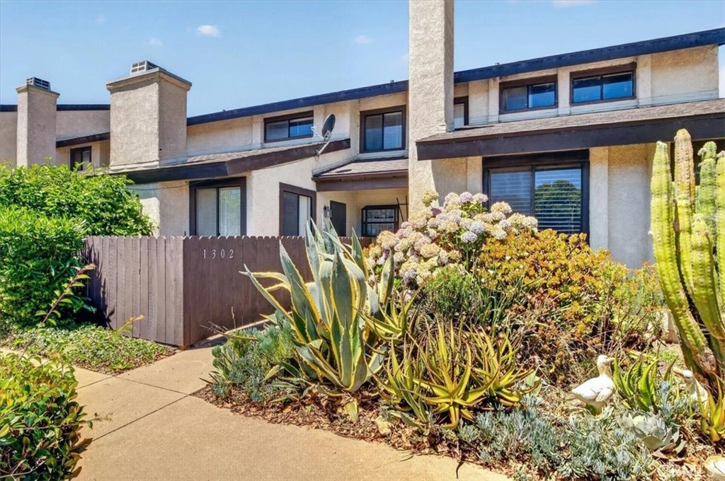 1302 W Apricot, Lompoc, CA 93436 — photo 1