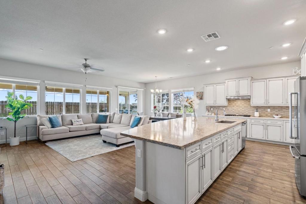 806 Fairywren Court, Lincoln, CA 95648 — photo 1