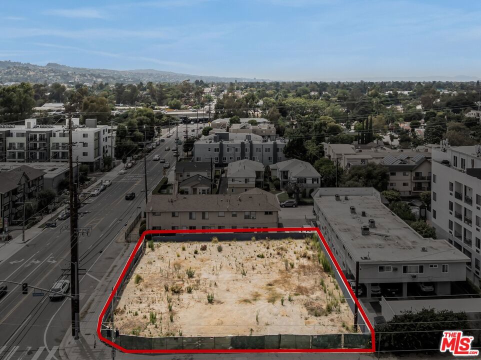 11003 Moorpark Street, Los Angeles, CA 91602 — photo 1