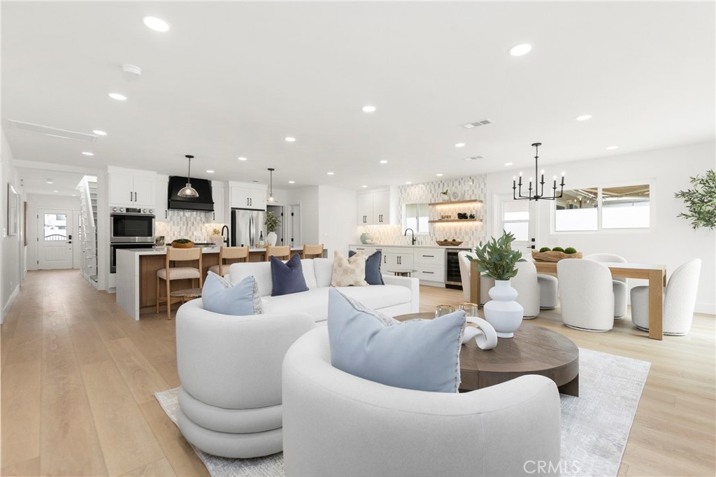 394 Magnolia Street, Costa Mesa, CA 92627 — photo 1