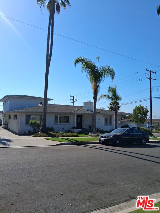 5424 S Sherbourne Drive, Los Angeles, CA 90056 — photo 1