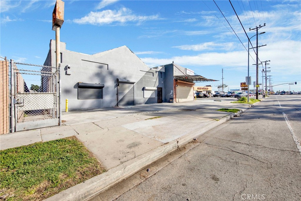 11316 S Vermont, Los Angeles, CA 90044 — photo 1