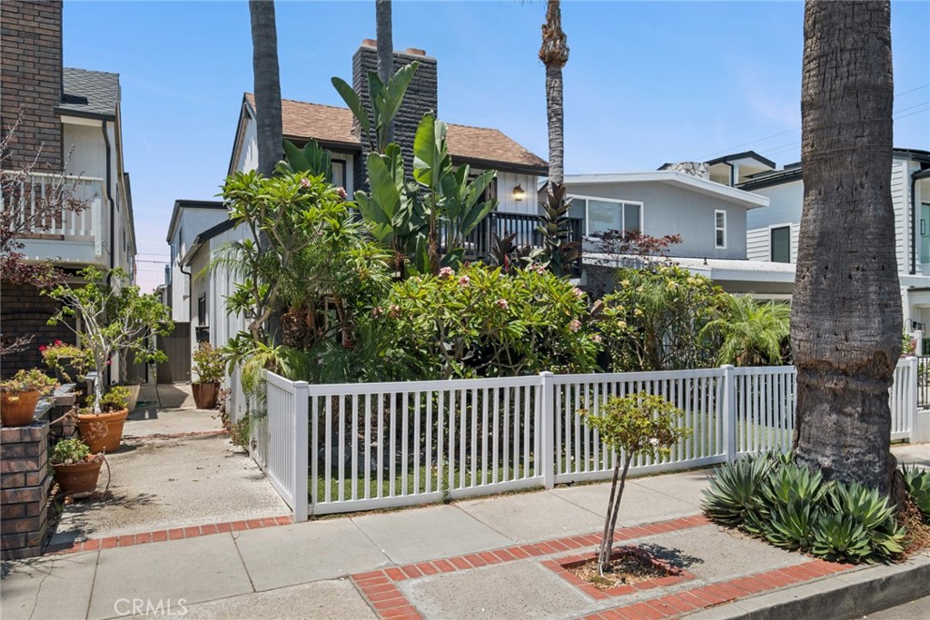 415 Goldenrod, Corona Del Mar, CA 92625 — photo 1