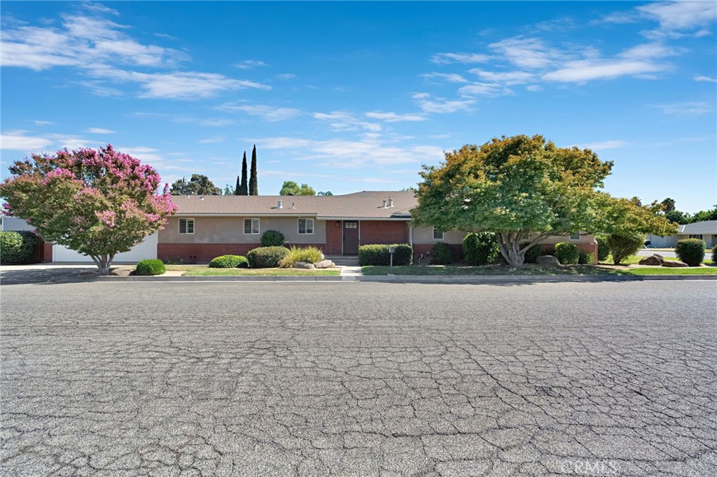 2020 W 3rd, Madera, CA 93637 — photo 1