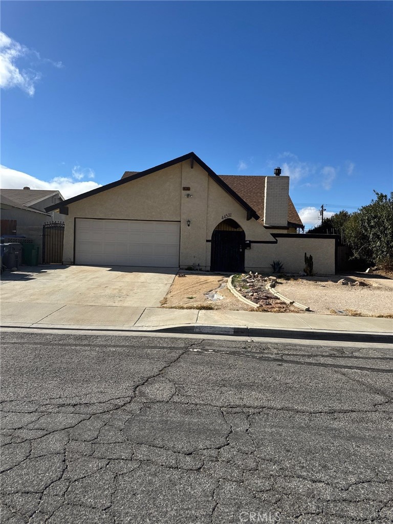 44531 Gillan Avenue, Lancaster, CA 93535 — photo 1
