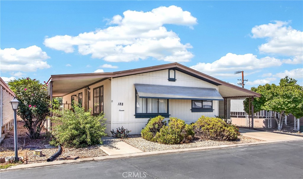 1300 W Menlo Avenue 188, Hemet, CA 92543 — photo 1