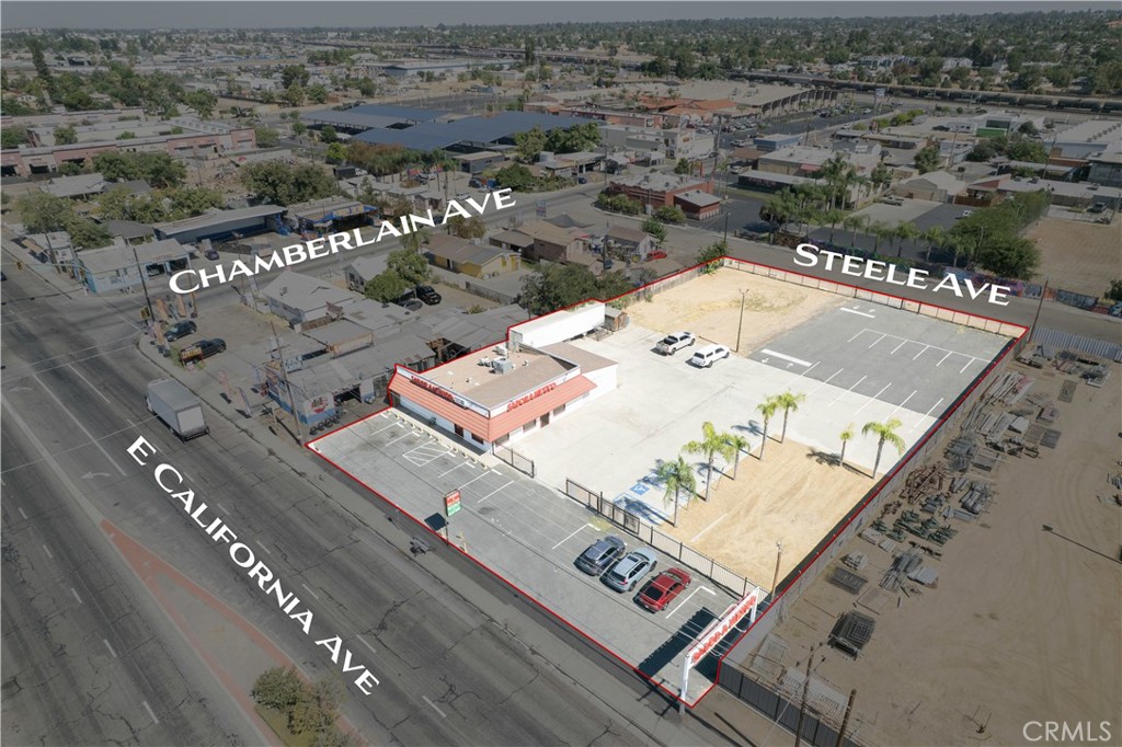 2112 E California, Bakersfield, CA 93307 — photo 1